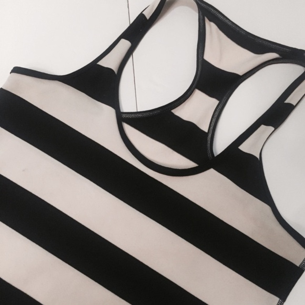 Lululemon black and white Racerback tank ~ small